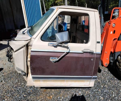 CAB 1980-86 Ford  F-150, 250 no rust